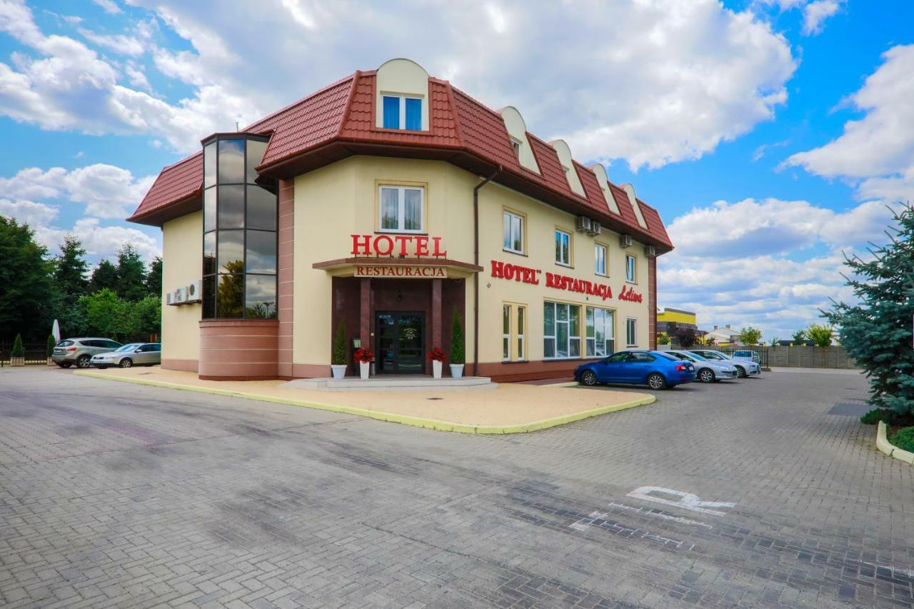 Hotel Restauracja Leliwa プシェボルスク エクステリア 写真